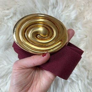 Day-Lor Vintage 1980s USA-Made Elastic Belt - Maroon w/ Gold Swirl Buckle ⚜️🍇